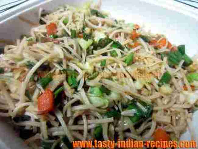 http://www.tasty-indian-recipes.com/wp-content/uploads/2012/10/chicken-hakka-noodles.jpg